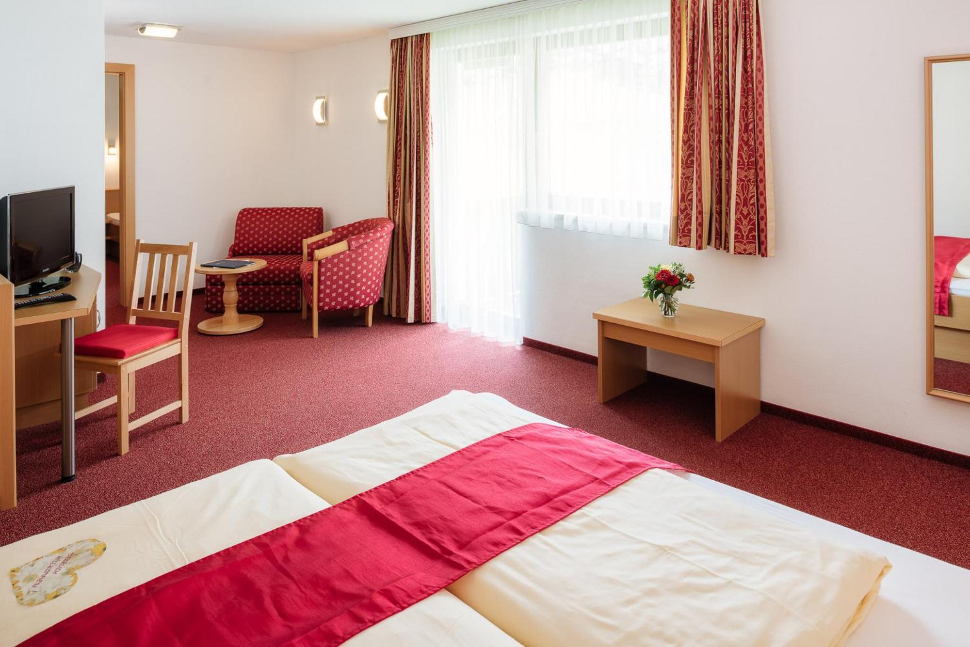Hotel Forer Ladis Buitenkant foto