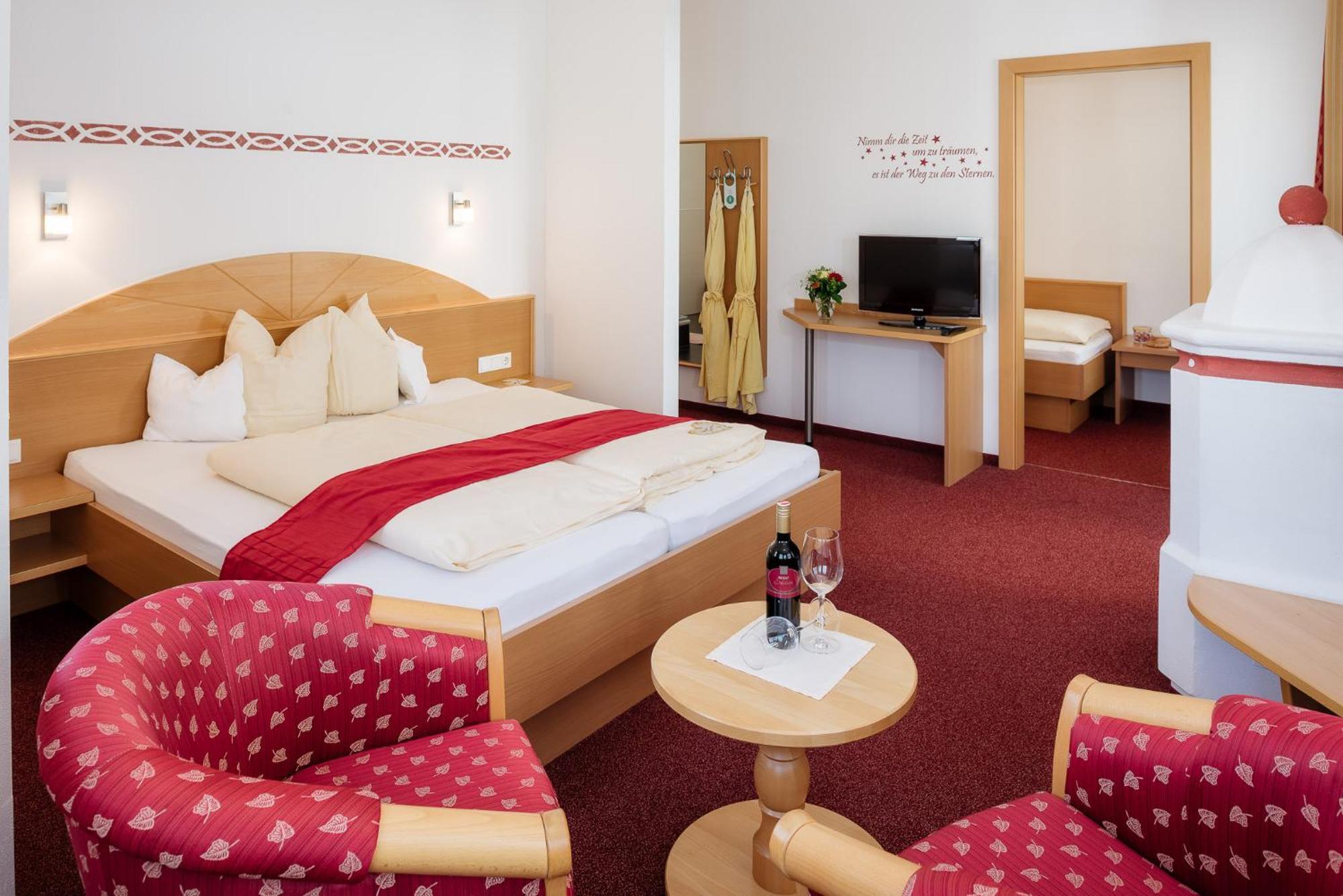 Hotel Forer Ladis Buitenkant foto