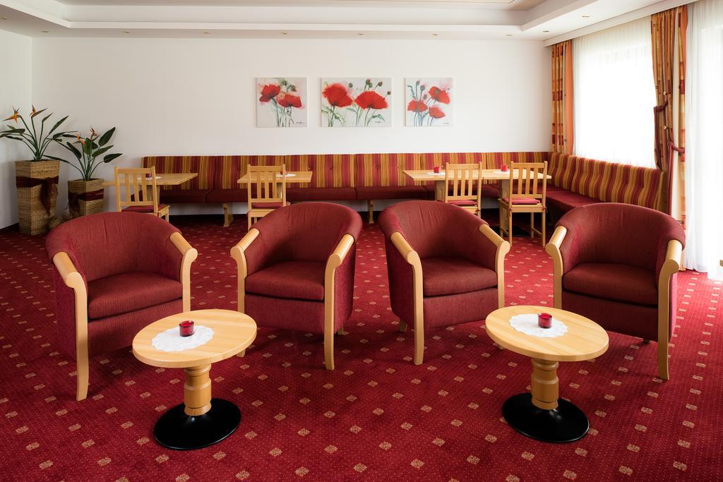 Hotel Forer Ladis Buitenkant foto