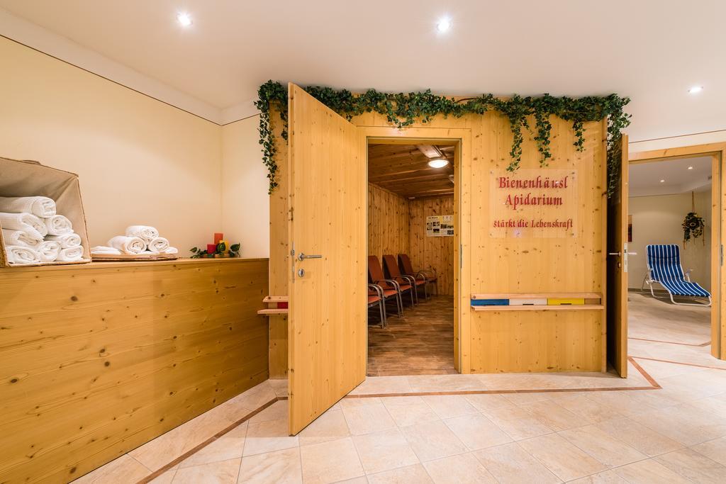 Hotel Forer Ladis Buitenkant foto