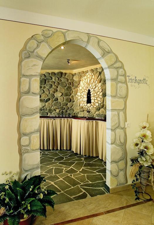 Hotel Forer Ladis Buitenkant foto